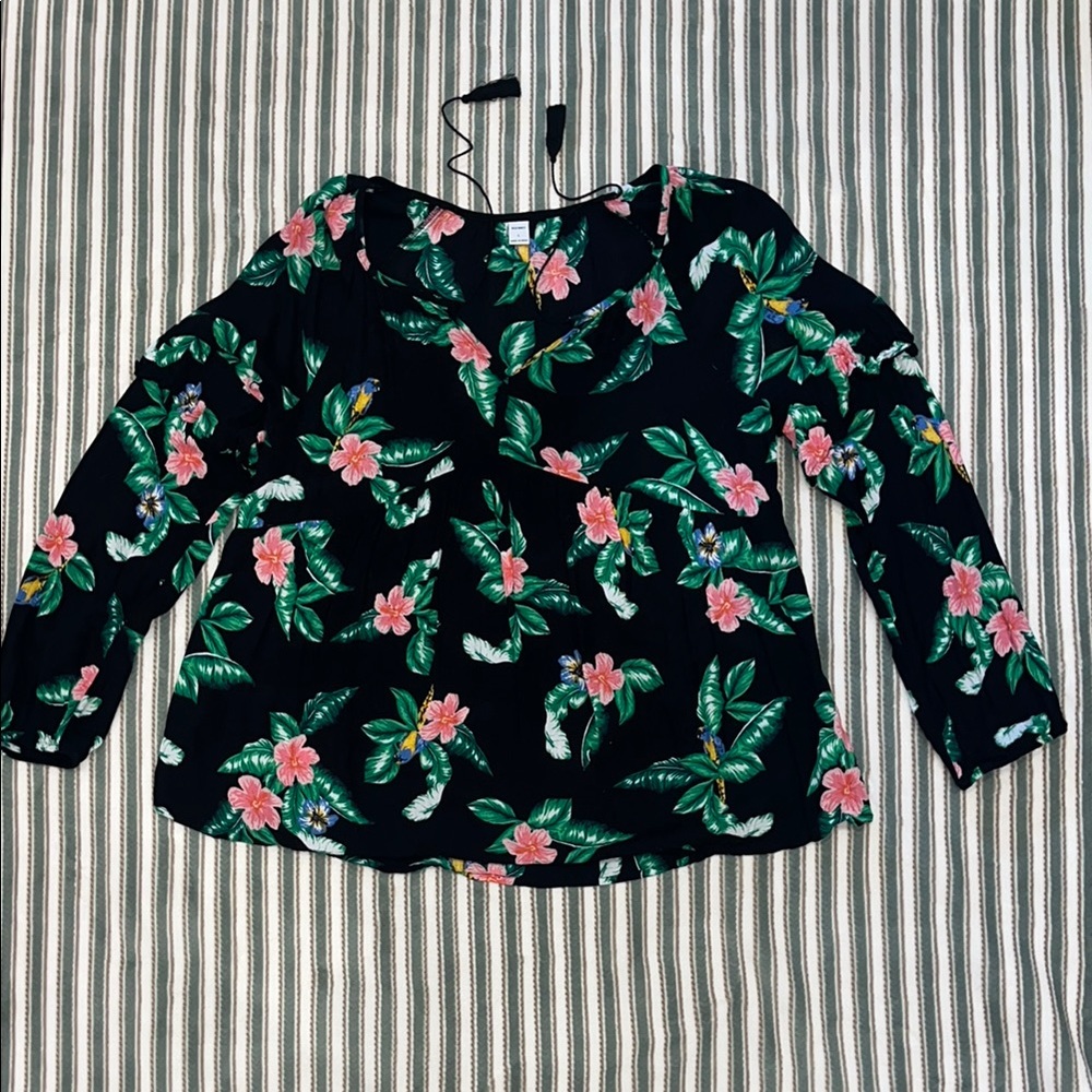 Old Navy Women’s Tropical print Black Blouse with floral design size L